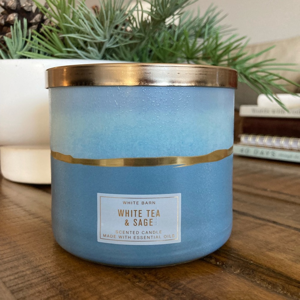 BBW White Barn | White Tea & Sage 3-Wick Candle